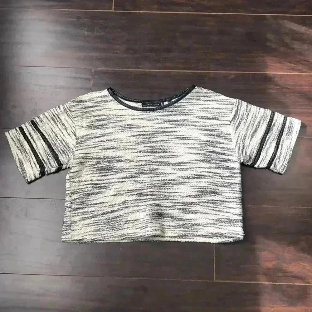 🌸4/$30🌸WILLIAM Rast  | Black And White Knit Crop T-shirt